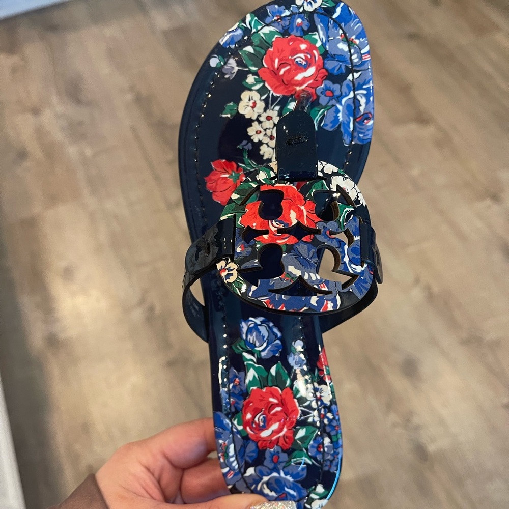 Rare Tory Burch Miller Sandals 7.5- Navy Tea Rose/ 407